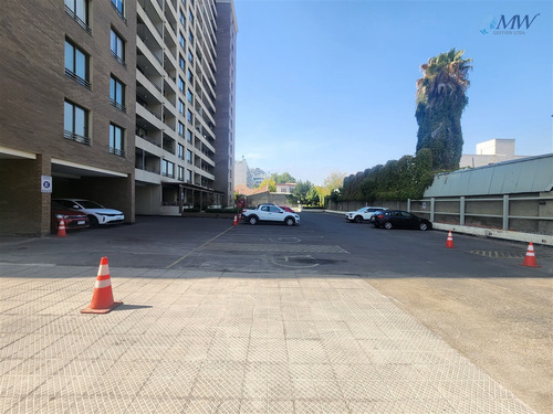 Departamento En Venta De 1d 1b En Ñuñoa. Metro Chile España