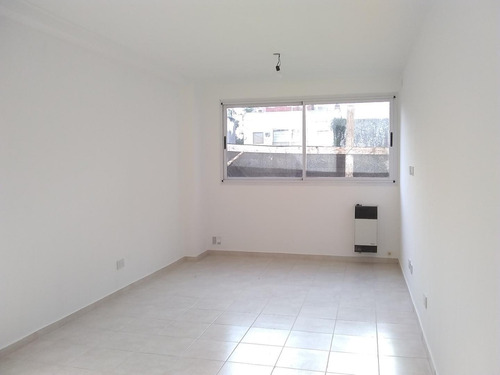 Venta De Departamento Monoambiente, La Plata