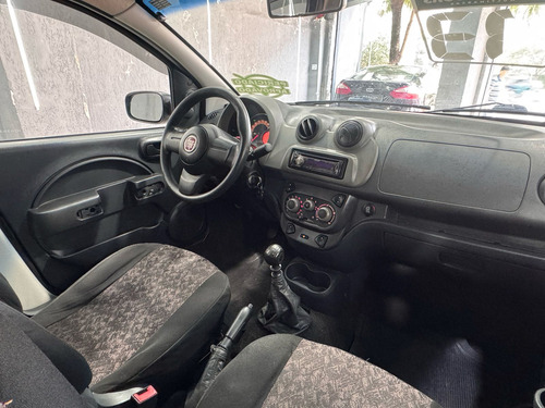 Fiat Uno Uno Vivace 1.0 8V (Flex) 4p