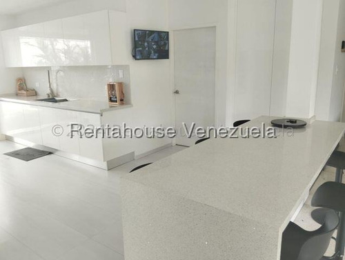 Casa En Alquiler, Prados Del Este #25-17764 - Marigreys Blanco -