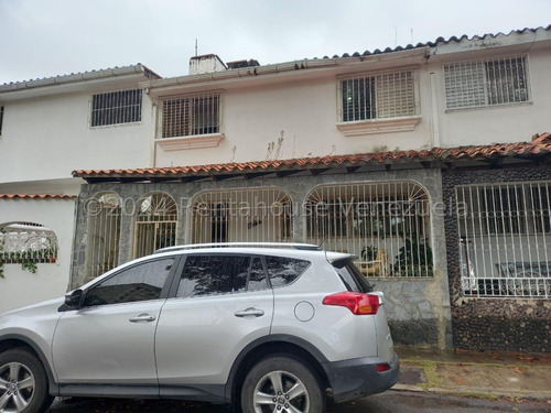 Casa En Venta Urb. La Ciudadela Caracas. 24-20577 Yf