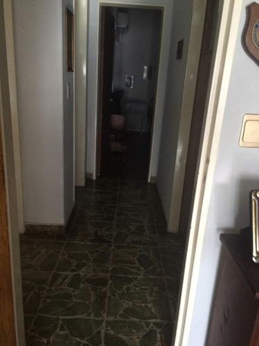 Casa En Venta - 2 Dormitorios 2 Baños - Cochera - 383mts2 - Ituzaingó
