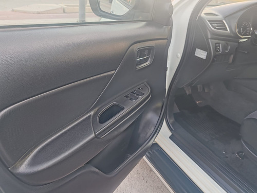 Mitsubishi L200 2.4 Cabina Doble 4x2 Mt