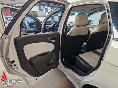 Fiat Grand Siena 1.6 16v Essence Flex Dualogic 4p