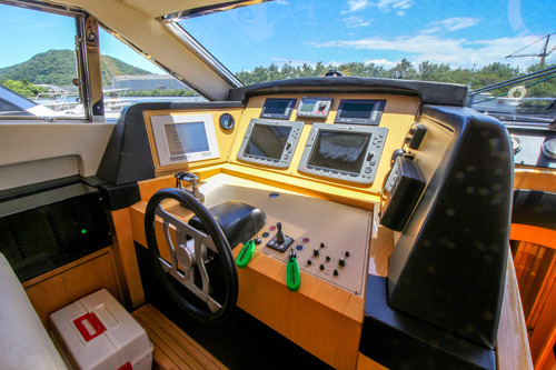 Ferretti 70 - Fly 02x Man 1550hp - 04 Suites