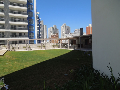 Venta Av Chiverta Edificio Forest Tower Ii Todo Sol!!!!!- Ref: 698