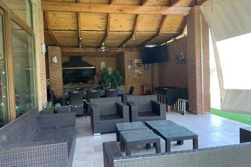 Excelente Casa De Estilo Inglés- Cancha De Golf