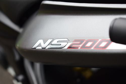 Bajaj Ns200