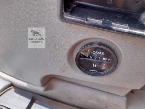 Imagem 10 de 15 de Escavadeira Hidráulica 320lc-7 Hyundai Revisando 2014