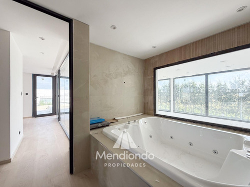 Casa 4 Amb Con Piscina Y Cochera Doble En Barrio Privado Tierras Del Mar
