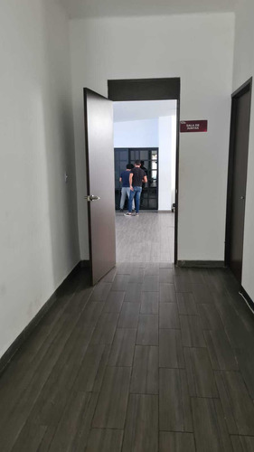 Terreno Con Uso De Suelo Z En Del Valle Centro