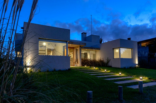 Imagen 2 de 14 de Residencial 1 193 Hermosa!
