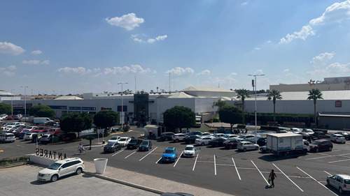 Local En Renta Plaza Antares. León Gto. 1,285 M2