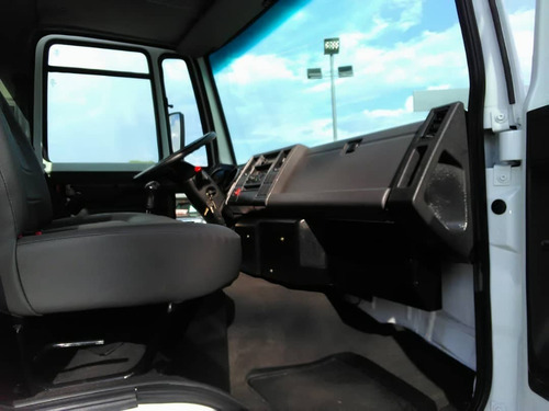Imagen 6 de 11 de Ford Cargo 1721 Chasis Largo