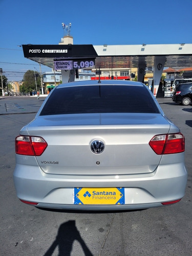 Imagem 6 de 10 de Volkswagen Voyage 2015 1.0 Trendline Total Flex 4p
