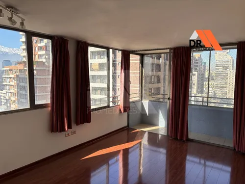 Tu Oportunidad En Santiago - Remodelado, Y Listo Para Vivir