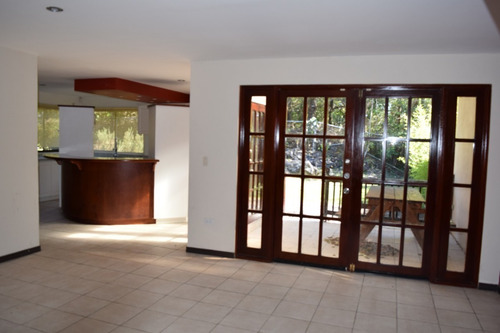 Imagen 16 de 25 de Casa En Residencial El Castillo, Con 4 Dormitorios, Chimenea, Amplia Zona Verde