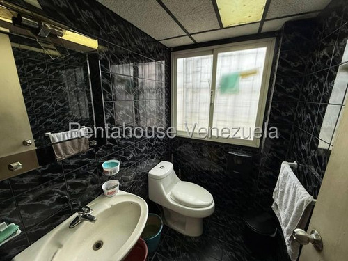 Agp Local Comercial En Venta En Santa Eduvigis, En Torre Empresarial 25-18750 Ys