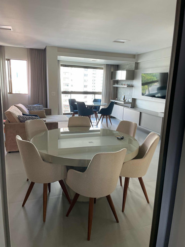 Apartamento Com Acabamento Em Alto Padrão.