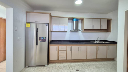 Apartamento En Venta Ubicado En Barrio Obrero / Ym
