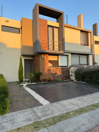 Casa En Venta En Altozano Morelia