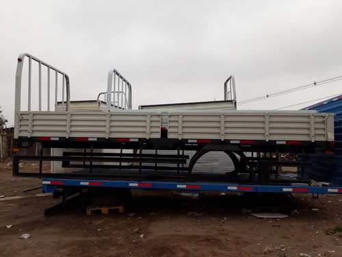 Imagen 2 de 11 de Carrocería Plana Con Barandas 6.60x2.40x0.55