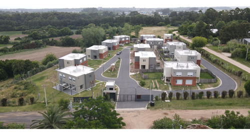 Imperdible Oportunidad! Alquiler De Casa Jardín A Estrenar En San José De Carrasco! Unidad 9.