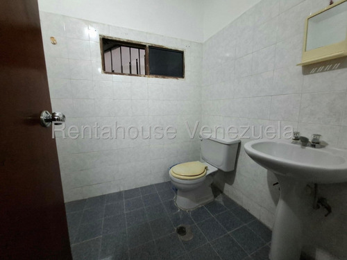 Edificio En Venta En Av Miranda Maracay Excelente Ubicacion 3 Niveles Deposito Areas Oficinas Ascensor De Carga Y Mas Alto Trafico Estef 25-12253