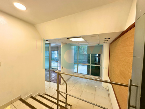 Oficina En Arriendo En Las Condes Sector Tobalaba 134m2