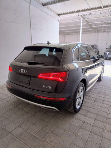Audi Q5 2.0 L Security