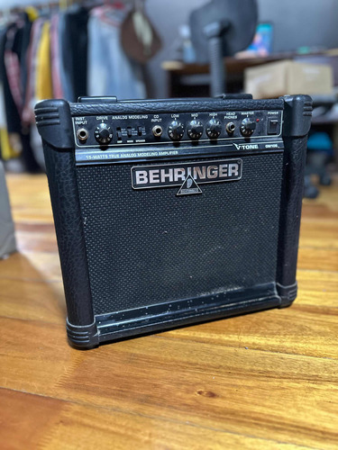 Amplificador Behringer