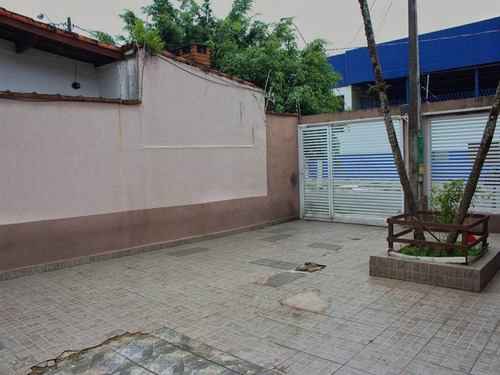 Casa Isolada,piscina,edicula,na Imobiliaria Em Praia Grande. - Sil269