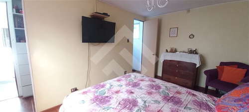 Casa En Venta De 5 Dormitorios En La Reina