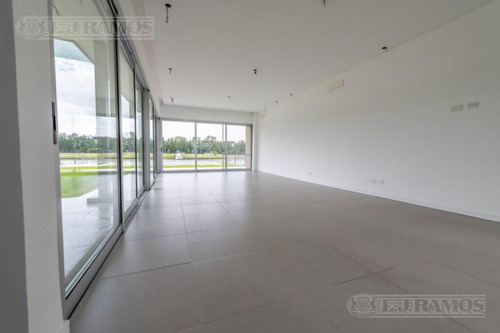 Casa Sobre Lote Al Río Con 5 Dormitorios En Venta San Juan - Villanueva
