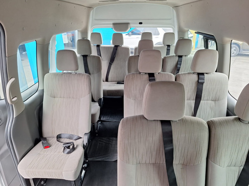 Nissan Urvan 2.5 15 Pas Amplia Aa Mt