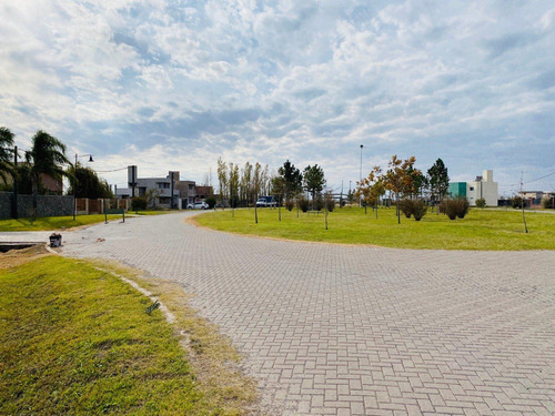 Venta Lote En Barrio Las Tardes - Roldan - Entrega Inmediata- Todos Los Servicios