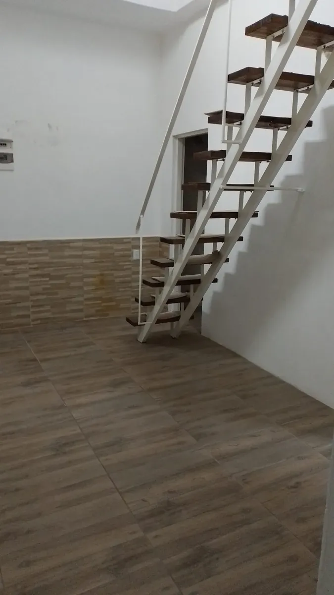 Muy Buen Apartamento De 2 Amplios Dormitorios, Remodelado A Nuevo .  A Pocas Cuadras Del Nuevo Centro Shopping, Próximo A L.a.de Herrera. Alquiler 17000, 800 Gastos Comunes. Anda, Cgn, Aseguradoras. · Foto 5