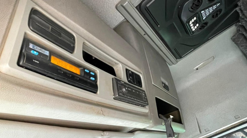 Imagem 11 de 13 de Caminhão Traçado Mb 2644 Axor Teto Alto