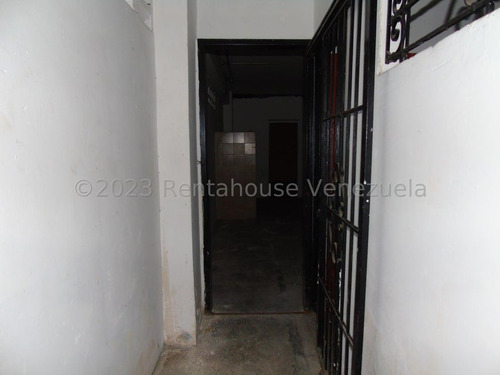 Local Comercial ( Pb / A Pie De Calle / 2 Niveles) Alquiler Parroquia La Candelaria Mls - 23-18098