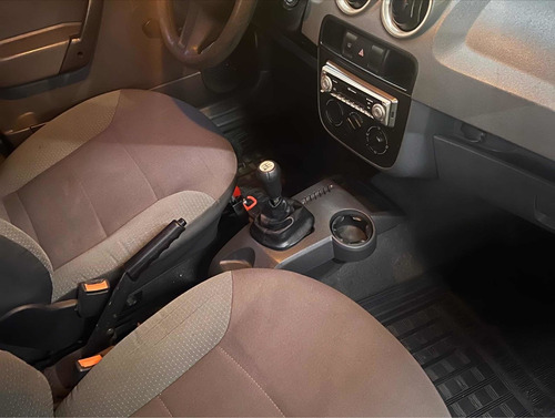 Imagem 8 de 9 de Volkswagen Gol 2006 1.0 Plus Total Flex 4p