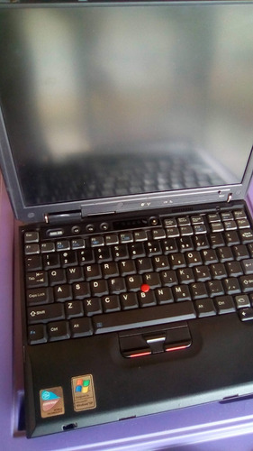 Notebook Ibm Thinkpad X31 Para Retirar Peças Ou Consertar
