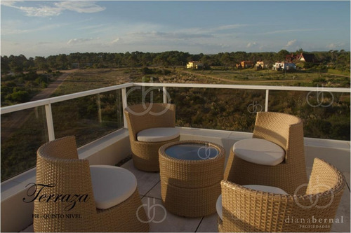 Imagen 2 de 18 de Punta Del Este.exclusivo Pent House Mas Loft, Decorado Con Excelente Gusto Frente Al Mar!- Ref: 41518