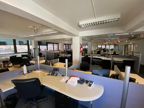 Oficina En Venta O Alquiler - Centro, Av Corrientes - 3 Cocheras 670m2, Posibilidad De Dividir
