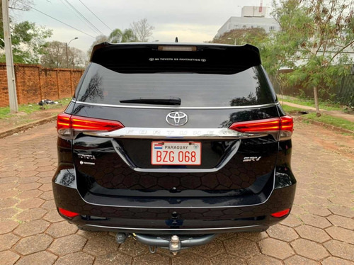 Imagen 6 de 10 de Toyota Fortuner La Más Full