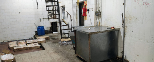 Importante Local Comercial Con Vivienda Y Depósito En Esquina