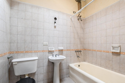 Casa Estilo Inglés, 5 Dormitorios, Patio Y Cochera- San Lorenzo 1900- Centro- Rosario | Venta
