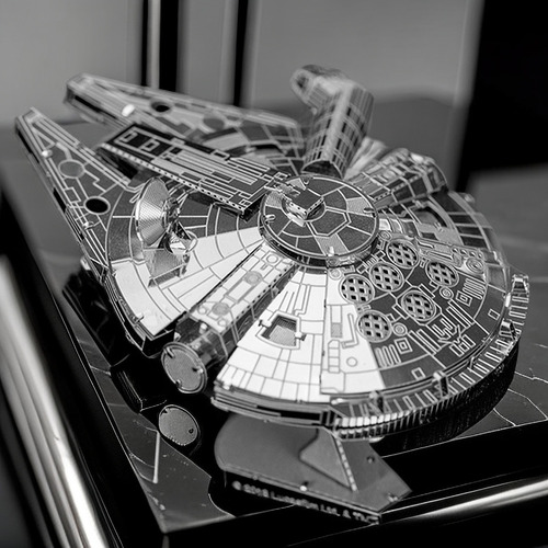 Rompecabezas Metal 3d Fascinations Millenium Falcon