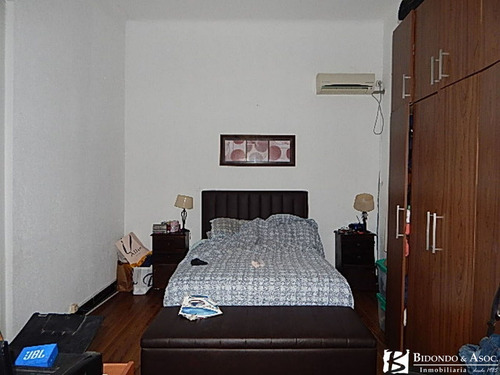 Imagen 4 de 10 de Casa En Padrón Único Con Cochera Y Fondo Sobre Av Millán