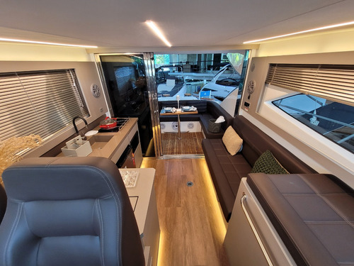 Lancha Solara 410 Ht 2025 Triton Ventura Phantom Cimitarra
