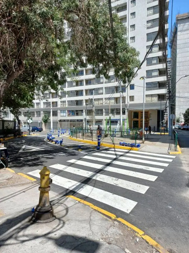 ¡oportunidad Única! Esquina Comercial Metro Ecuador